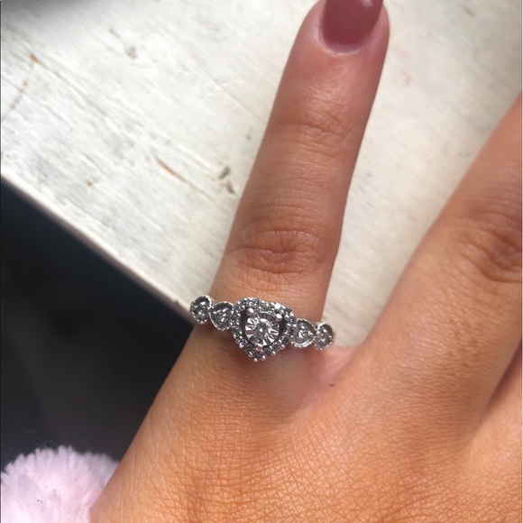 Heart Shaped Diamond Ring - Picture 5 of 5